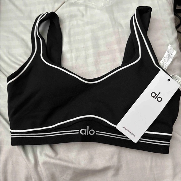 ALO Yoga Other - ALO Yoga Black Sports Bra NWT medium
